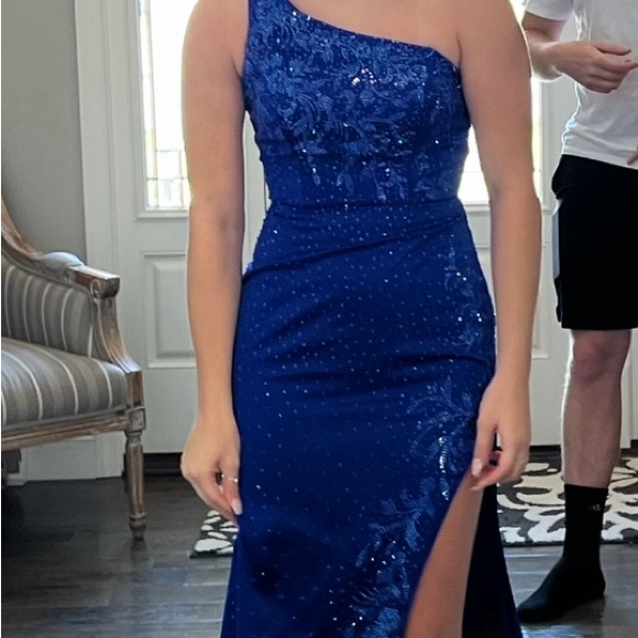 2CUTE PROM BY J. MICHEALS 20123 (with train flip BUSTLE) - Picture 2 of 13